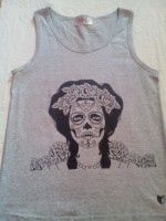 playera tirantes color gris modelo catrina